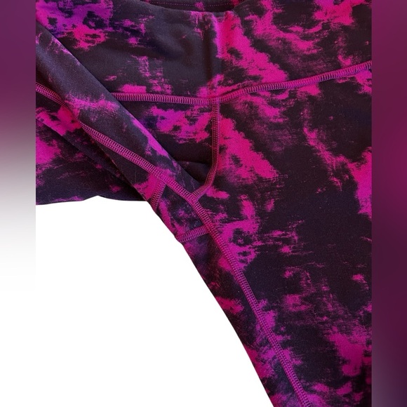 2 Pair Lululemon Leggings Sz 6 1- Speed Tight IV Striped 1-Wunder Under Tie Dye. - Picture 14 of 14